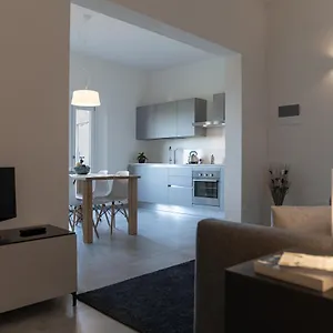 https://appartamento-casa-nina.it-tuscanyhotel.com