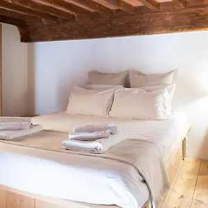 https://lei-luxury-suite.it-tuscanyhotel.com